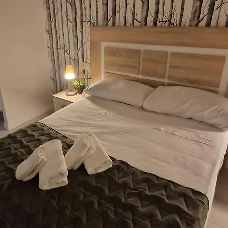 Modern, Urban, Plaza Toros 10 Mns Apartment *