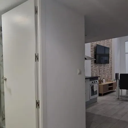 Modern, Urban, Plaza Toros 10 Mns Apartment
