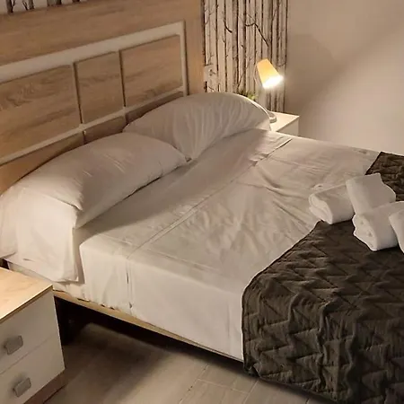 Modern, Urban, Plaza Toros 10 Mns Apartment *