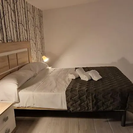 Modern, Urban, Plaza Toros 10 Mns Apartment